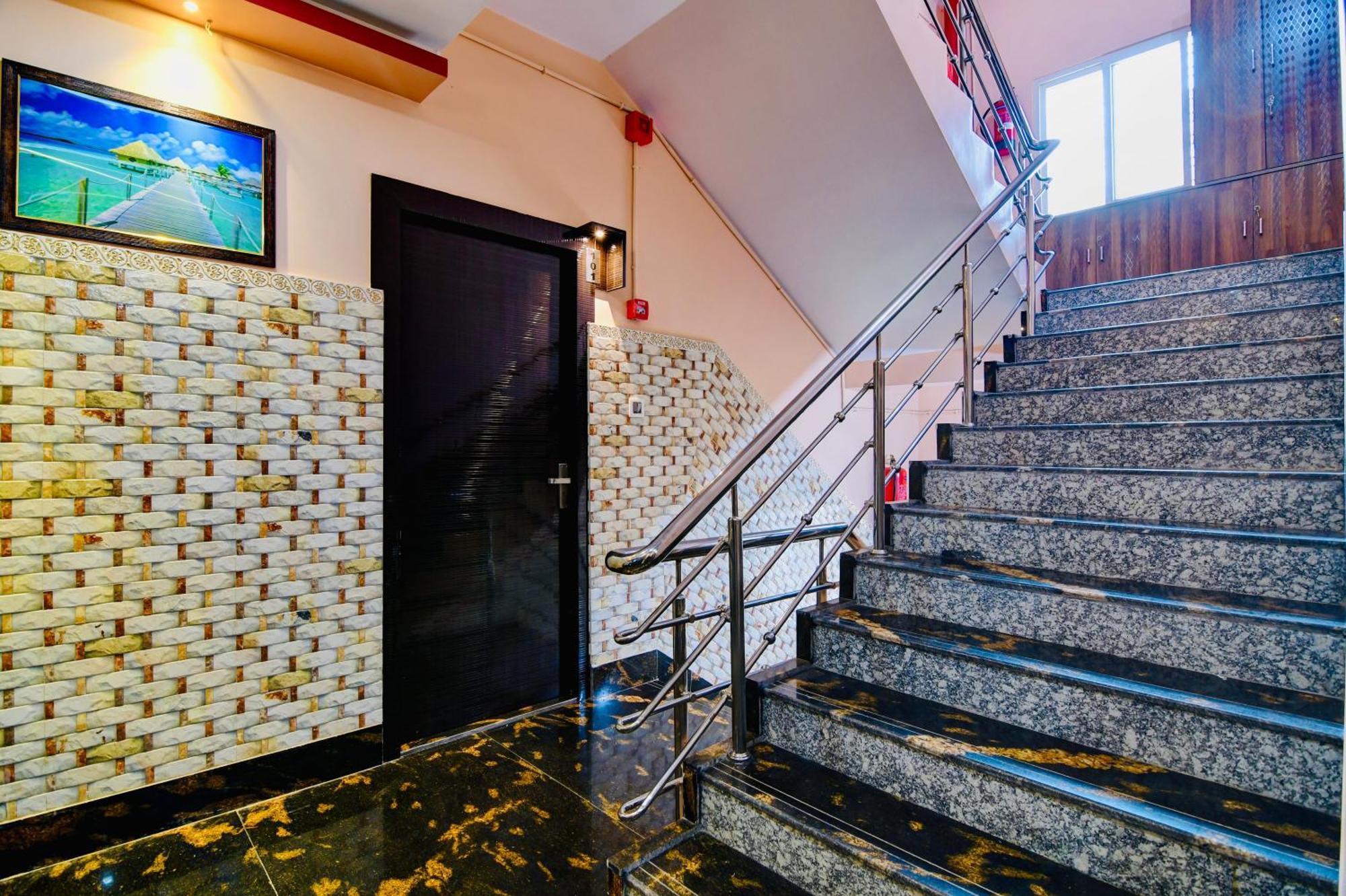 Hotel Kanan Inn Калькутта Экстерьер фото