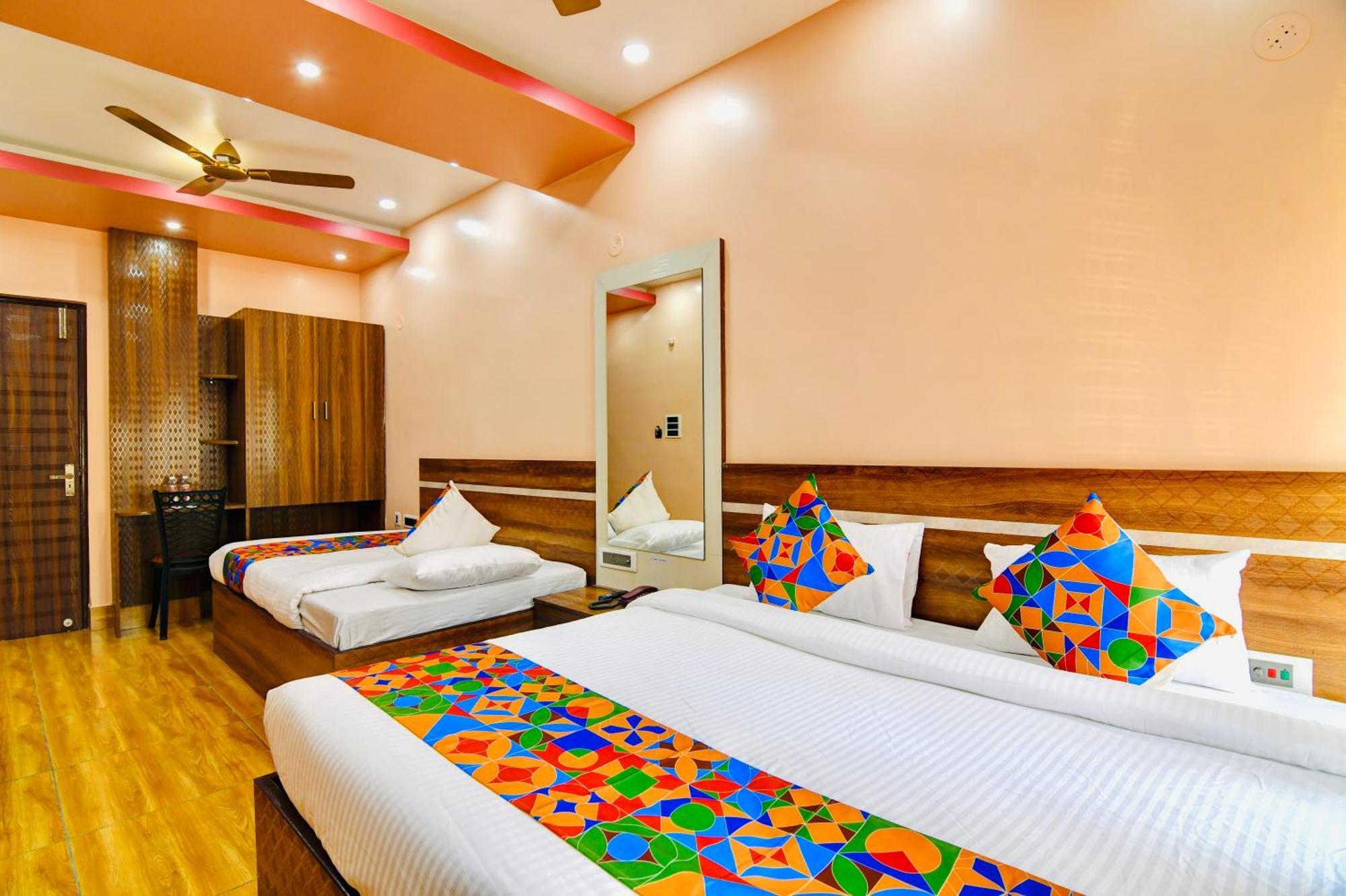 Hotel Kanan Inn Калькутта Экстерьер фото